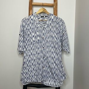 Burkman Bros men’s short sleeve button up shirt in white with blue ikat print